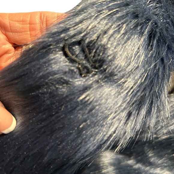 GOLDIE Faux Fur Beautiful Blue Jacket Sz Small - Picture 7 of 13